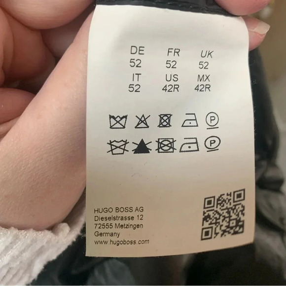 Hugo Boss Darnom  Virgin Wool Blend Reversible Vest with Down Blend Filling - Picture 9 of 16